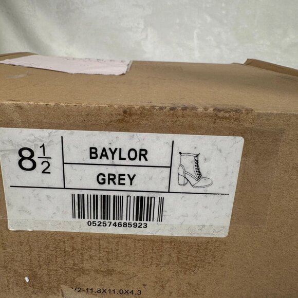 Journee Collection Baylor Boots Women Size 8.5 Gray Ankle Block Heel Lace Up NWB - Picture 9 of 10